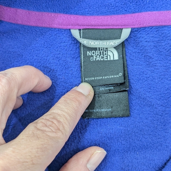 The North Face Women's Purple Fleece Jacket Sweatshirt Mock Neck 1/4 Zip Cozy S - Picture 7 of 9